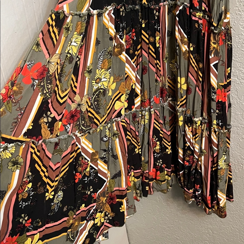 ABEL THE LABEL SMOCKED HALTER TIERED FLORAL MAXI DRESS SIZE LARGE - Picture 4 of 16